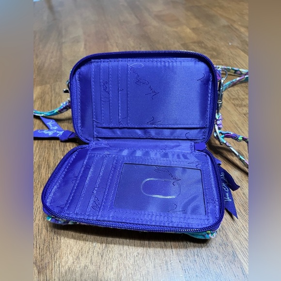 Vera Bradley “Heather” All in One Crossbody Bag (Retired pattern) - Picture 3 of 8